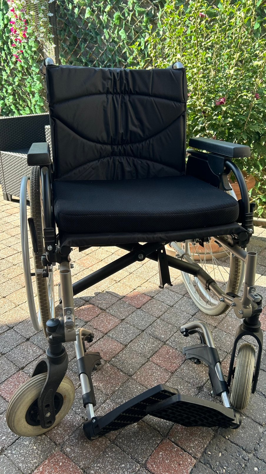 VERMEIREN V300 opvouwbare rolstoel ALS NIEUW, Diversen, Rolstoelen, Ophalen, Zo goed als nieuw