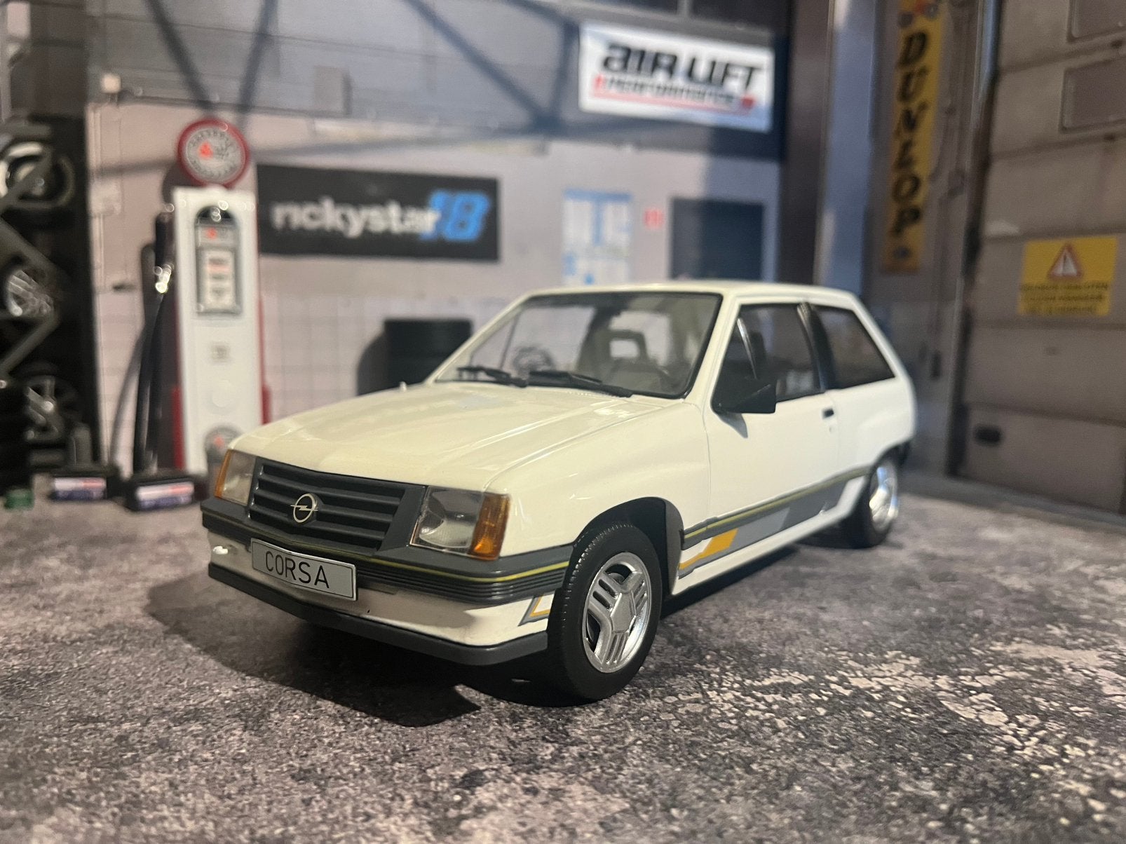 1:18 Opel Corsa A Sprint - nieuw in doos, Ophalen of Verzenden, Auto