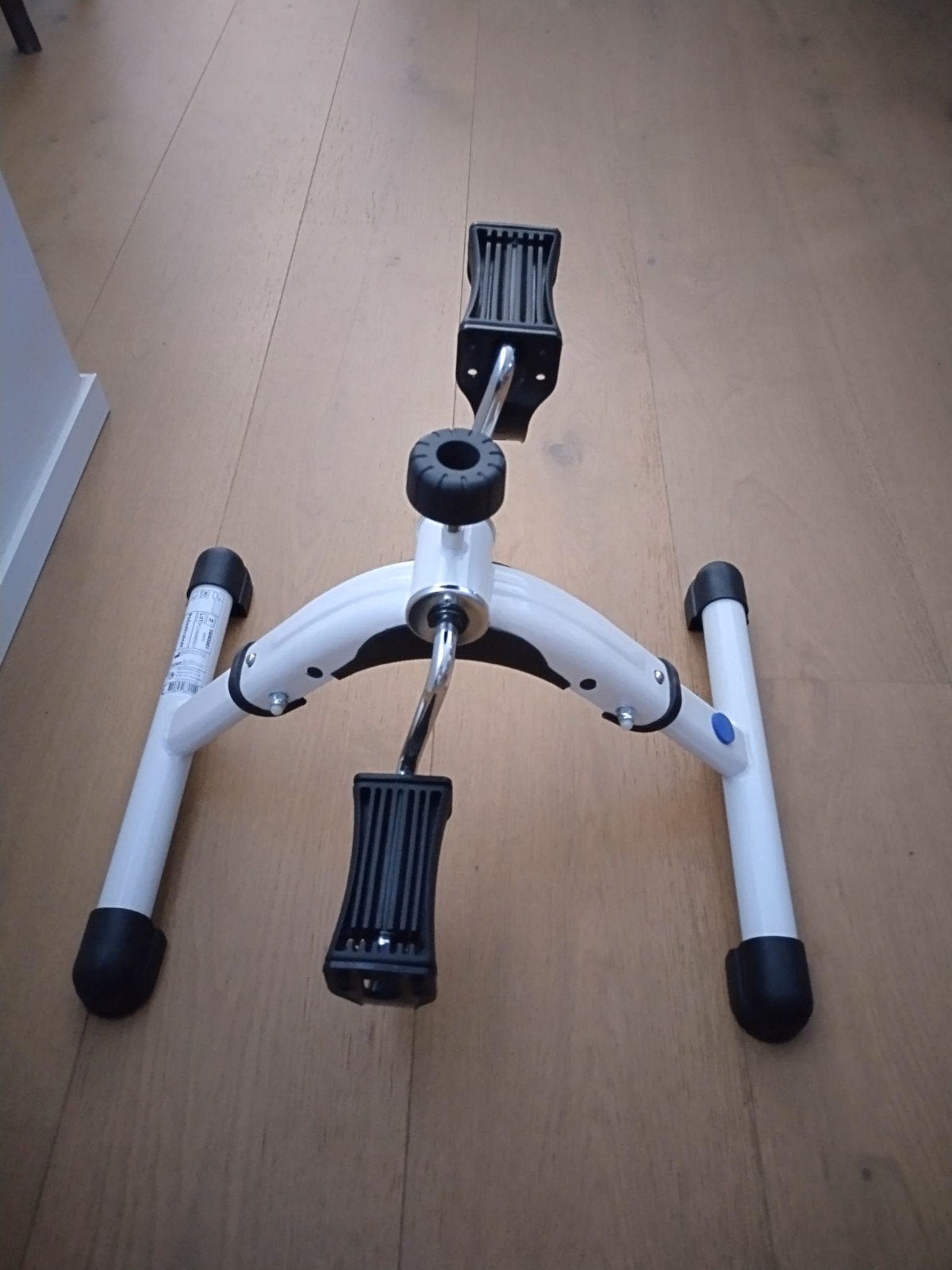 Compacte pedaaltrainer/mini hometrainer-Ideaal voor thuis!, Sport en Fitness, Ophalen of Verzenden, Benen, Hometrainer