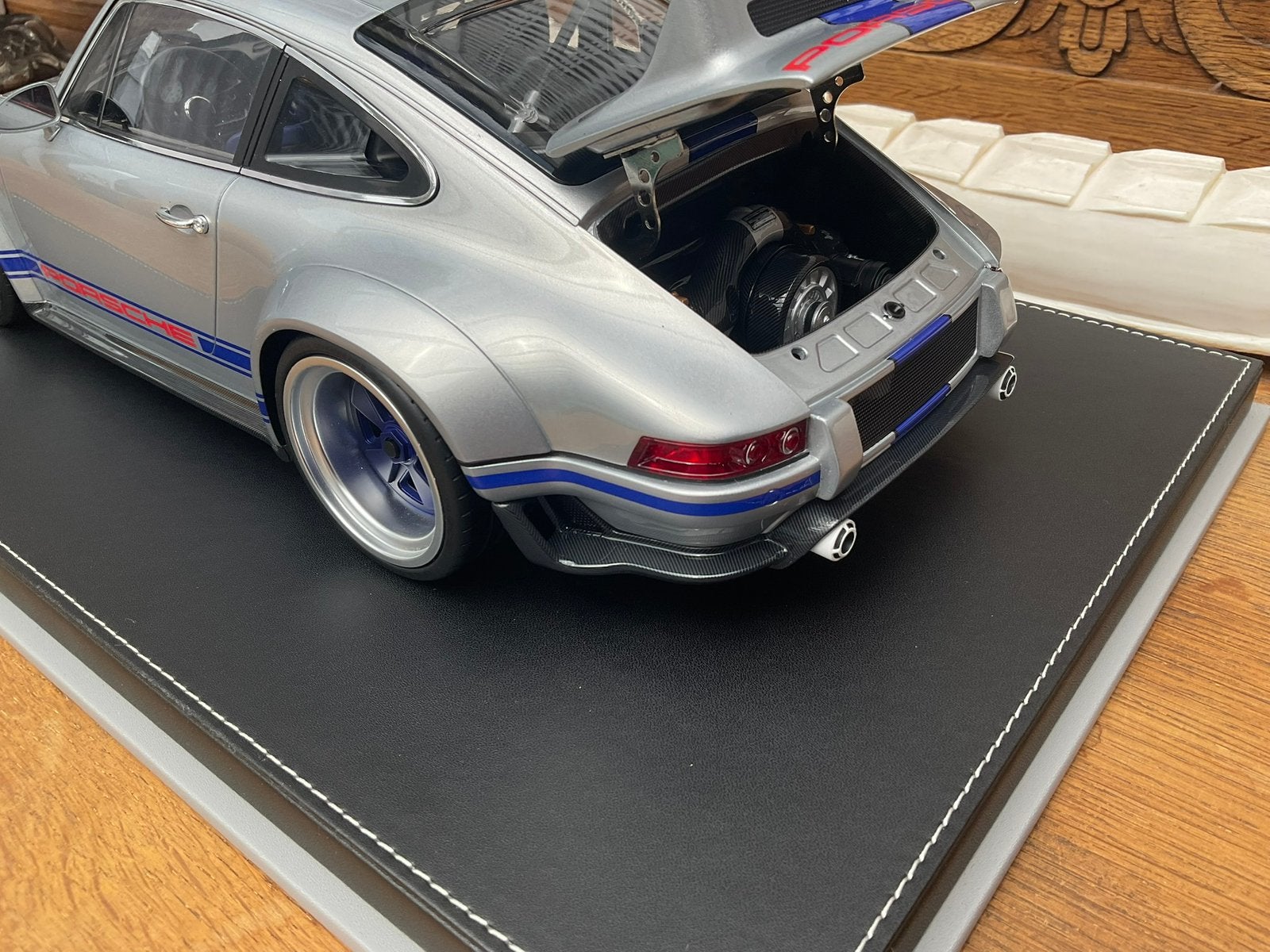 1/12 Porsche Singer  DLS titanium silver/Navy blue, Enlèvement ou Envoi, Neuf