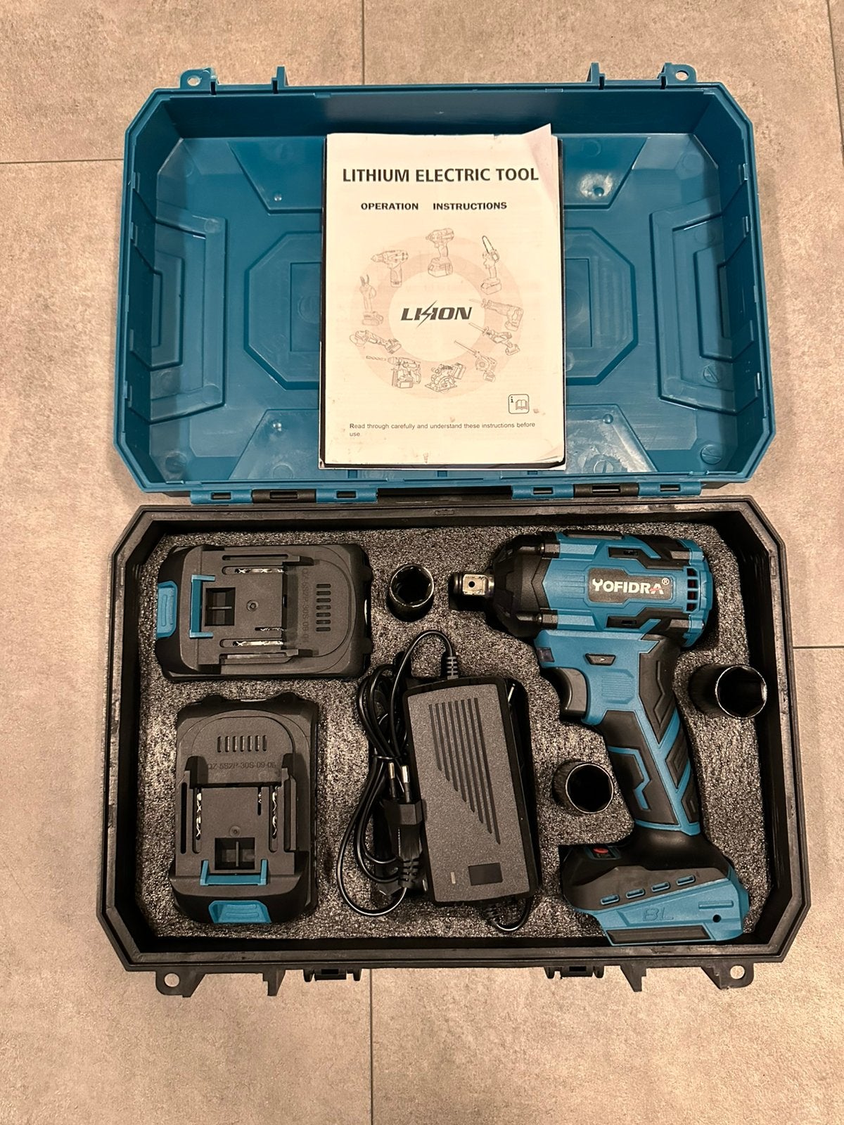 Superieure slagmoersleutel + 2 batterijen, 1000 Nm, nieuw, Ophalen, Zo goed als nieuw