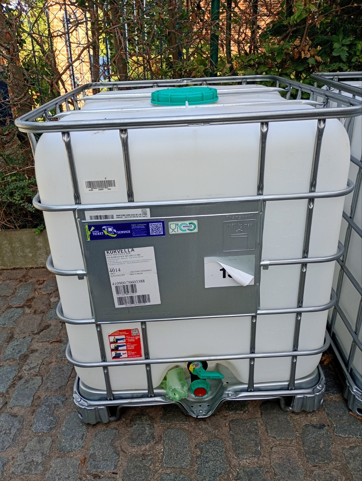 ibc cubitainers 1.000 liter inhoud met kraantje

deze is afk, Tuin en Terras, Ophalen, Kunststof, Met kraantje, 150 liter of meer