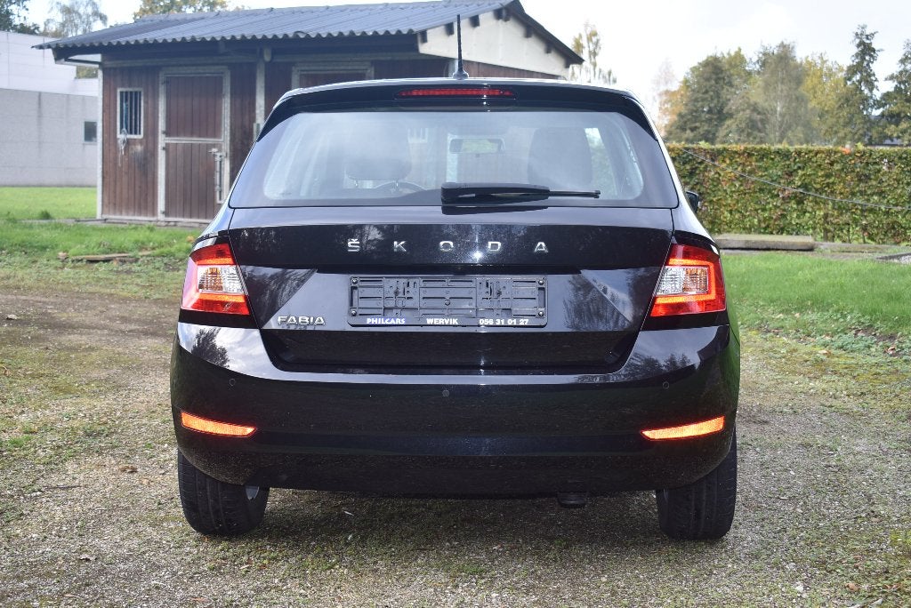 SKODA FABIA ESSENCE - GARANTIE JUSQU'À 5 ANS, Autos, Achat, Euro 6, Entreprise, Boîte manuelle