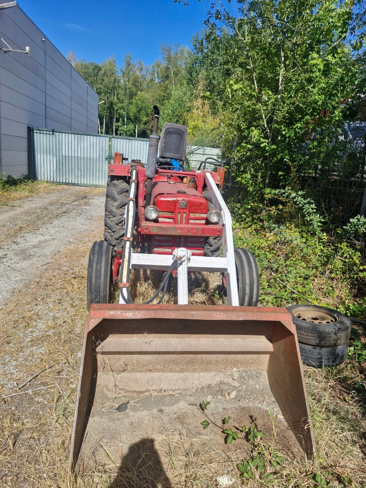 internationale tractor met lader en wegenpapier, Zakelijke goederen, Machines en Bouw | Overig, Ophalen of Verzenden