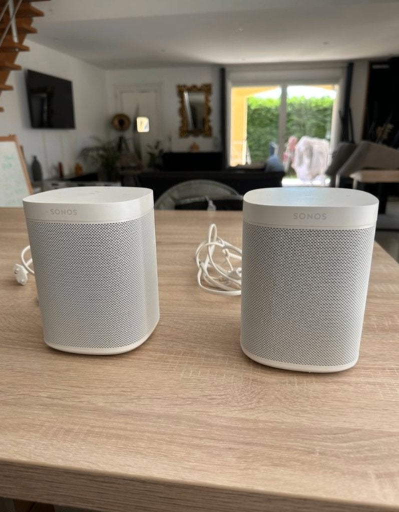 Sonos One Gen 2 x2 *Comme neuf*, Enlèvement ou Envoi, Sorento, 60 à 120 watts, Comme neuf