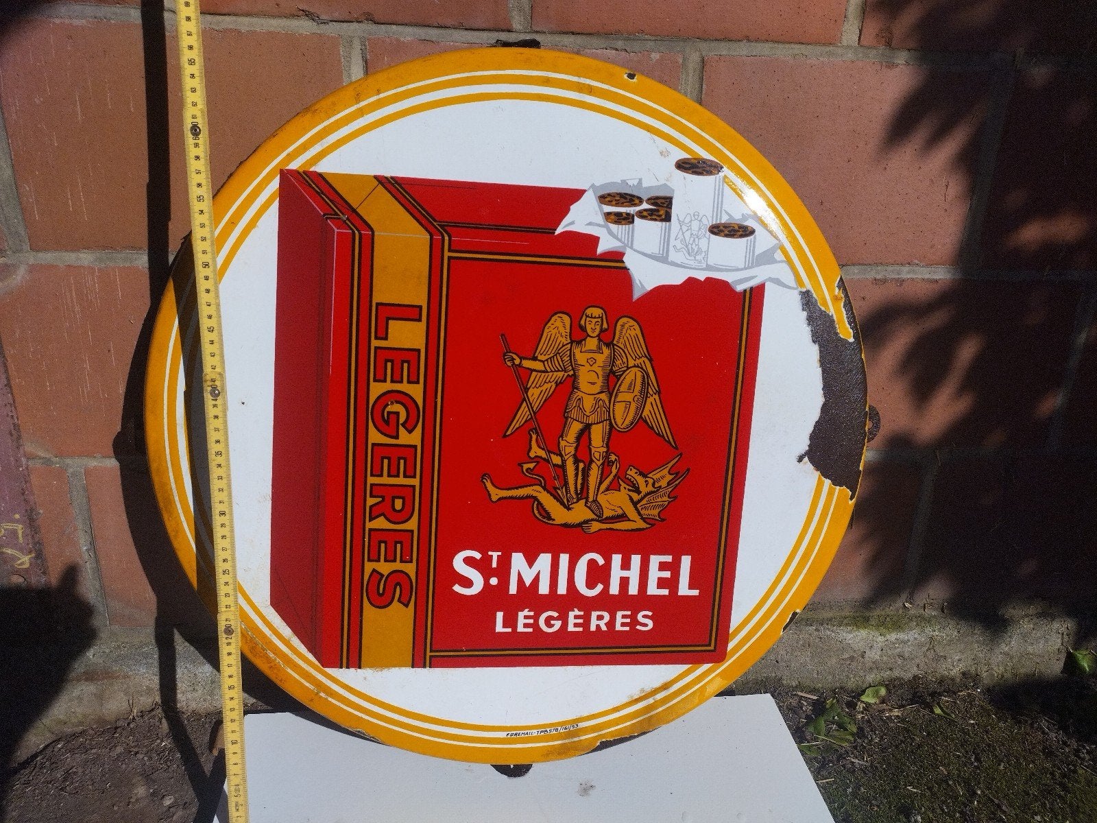 Plaques émaillées, Enlèvement