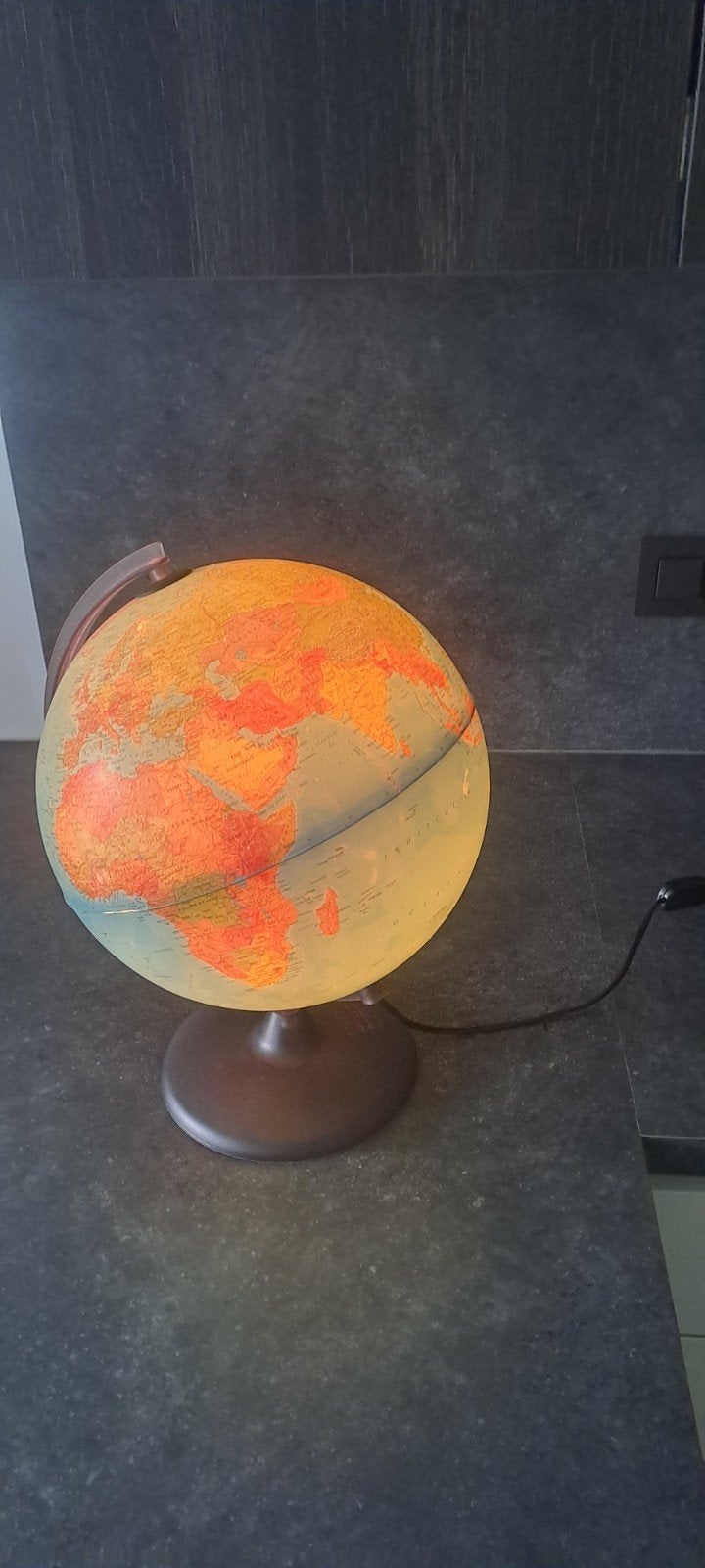 Wereldbol met licht, Ophalen