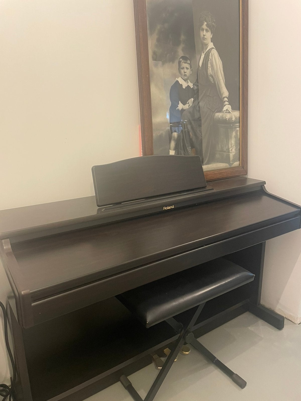 Piano Roland HP 237 Re, Muziek en Instrumenten, Ophalen, Bruin, Digitaal, Zo goed als nieuw