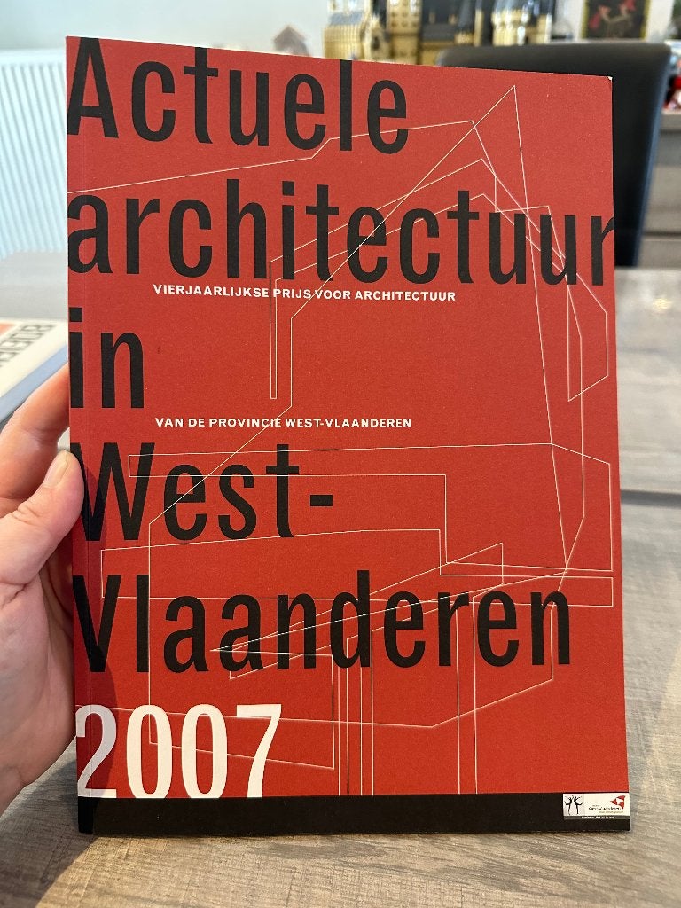Actuele architectuur in West-Vlaanderen, Ophalen, Zo goed als nieuw