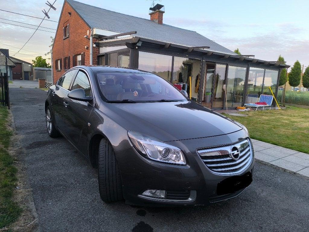 Opel Insignia euro 5, Auto's, Opel, Voorwielaandrijving, Euro 5, Beige, 4 cilinders