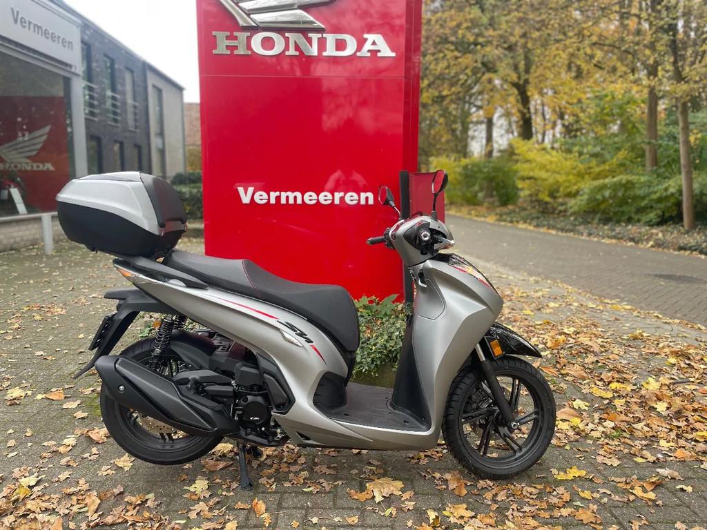 Honda SH350i (bj 2024), Scooter, Bedrijf, 350 cc