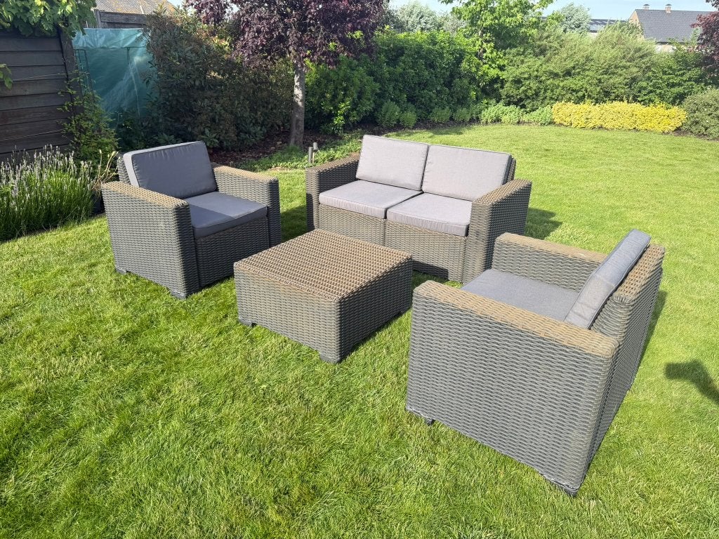Bel ensemble de salon avec coussins et table basse, Jardin & Terrasse, Table d'appoint, Osier, Utilisé, Sets de jardin