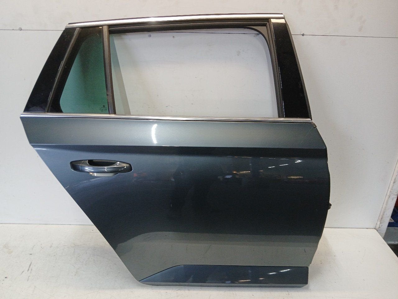 Portier rechts achter Skoda Superb, Onderdelen@venauto.nl, Van der Ven Autorecycling B.V., Gebruikt, Ettenseweg 76, 4706 PB Roosendaal, The Netherlands