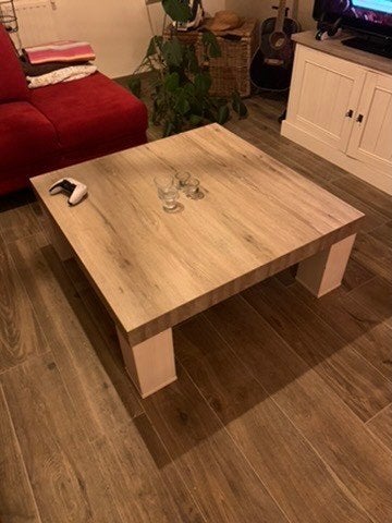 Table basse carrée - aspect bois avec pieds blancs, Maison & Meubles, 50 à 100 cm, Carré, Enlèvement, Utilisé