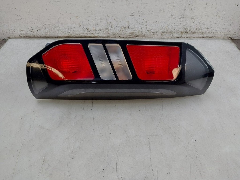 FEU ARRIÈRE DROIT Transit Custom (|PZ3113404AD|2728870|), Henry-Ford-Straße  1
50735  Köln, DE, Ford-Werke GmbH, Kunden@ford.com