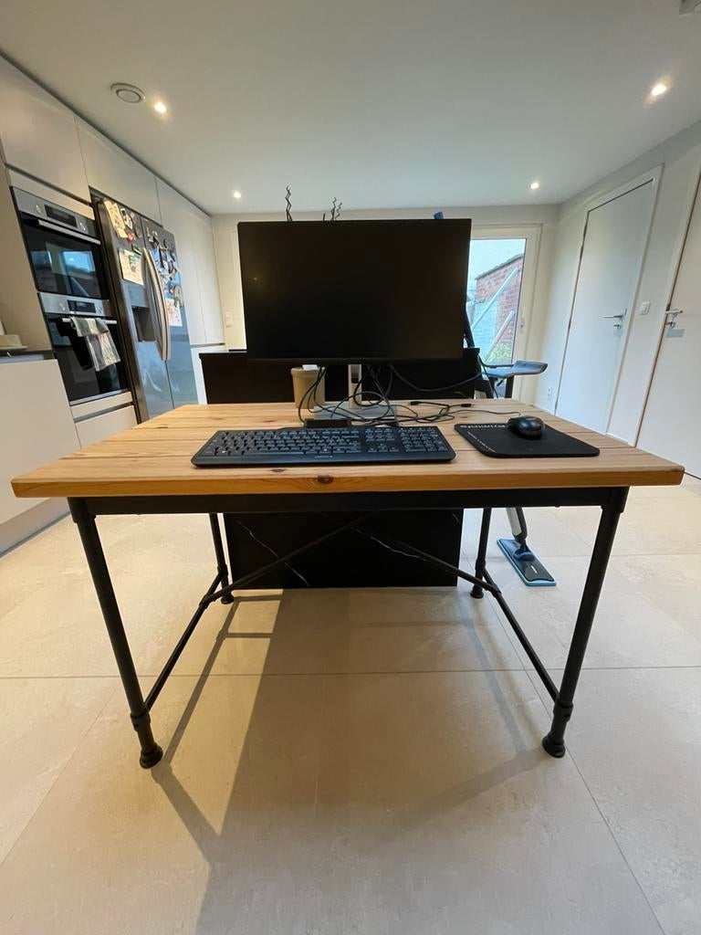 Bureau kullaberg ikea, Enlèvement, Utilisé