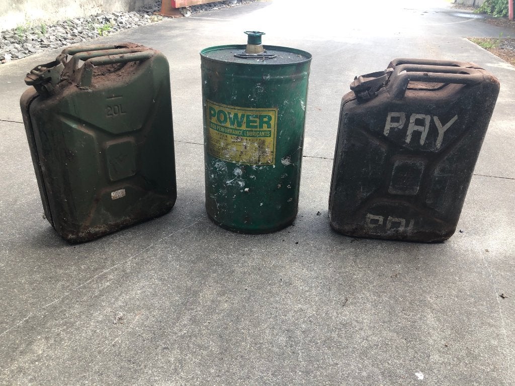 vintage jerrycans en vat voor decoratie, Ophalen, Gebruikt