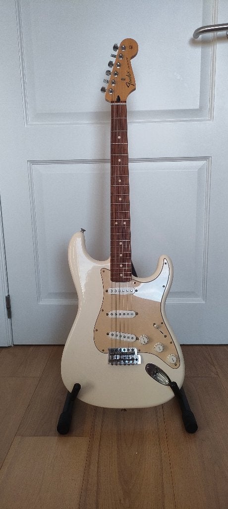 Fender stratocaster (wit), made in Mexico, Muziek en Instrumenten, Ophalen, Fender, Met versterker, Zo goed als nieuw