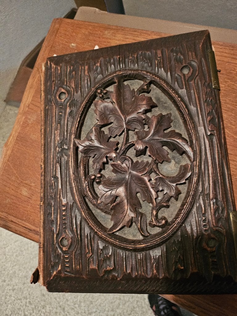 Unief houten fotoalbum uit kasteel, Ophalen