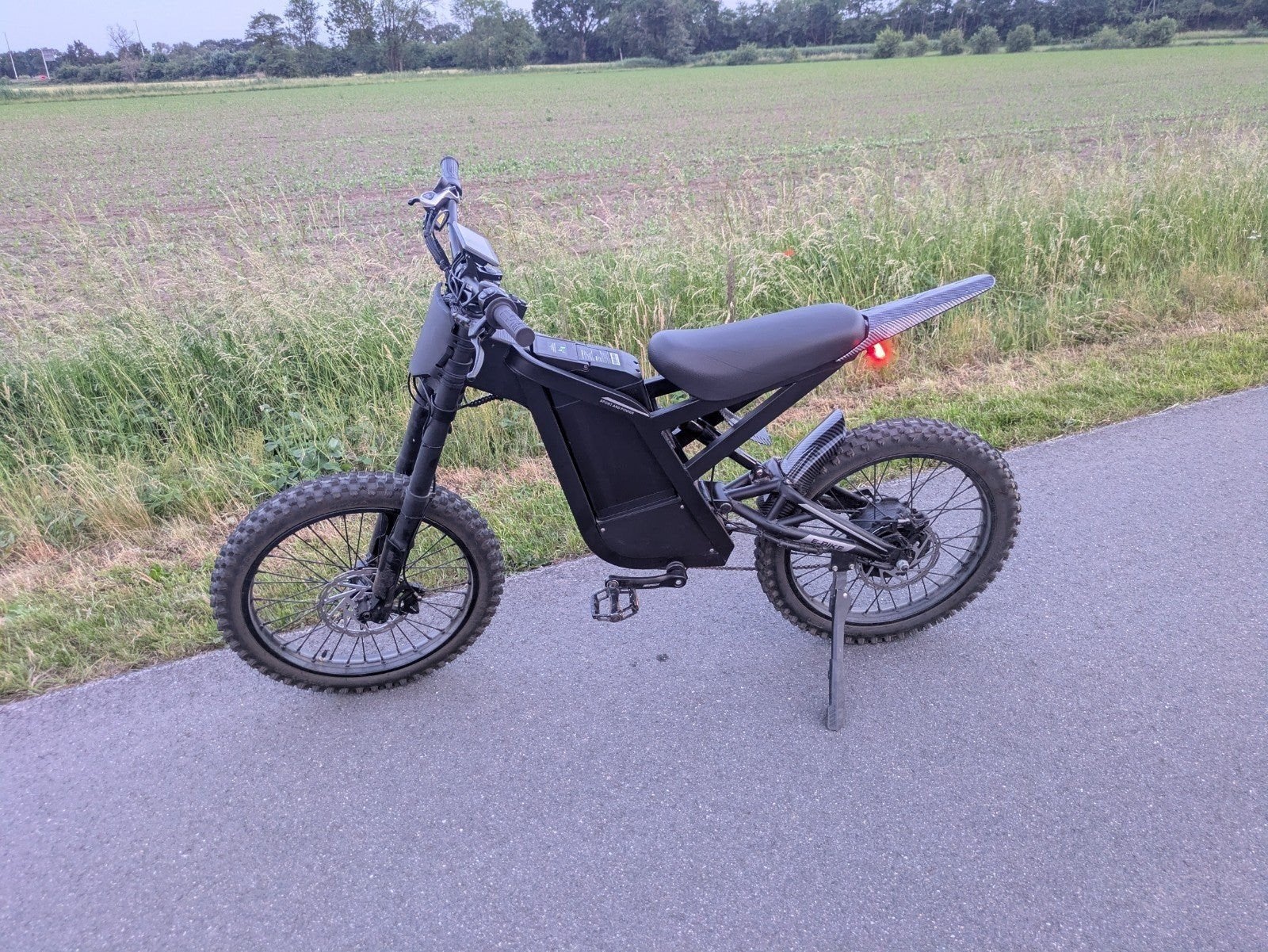 Ouxi GT 2000 custem, Ophalen, Zo goed als nieuw, 50 km per accu of meer