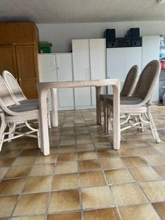 rotan tafel en 4 stoelen met kussens  en 4 zetel stoelen, Ophalen