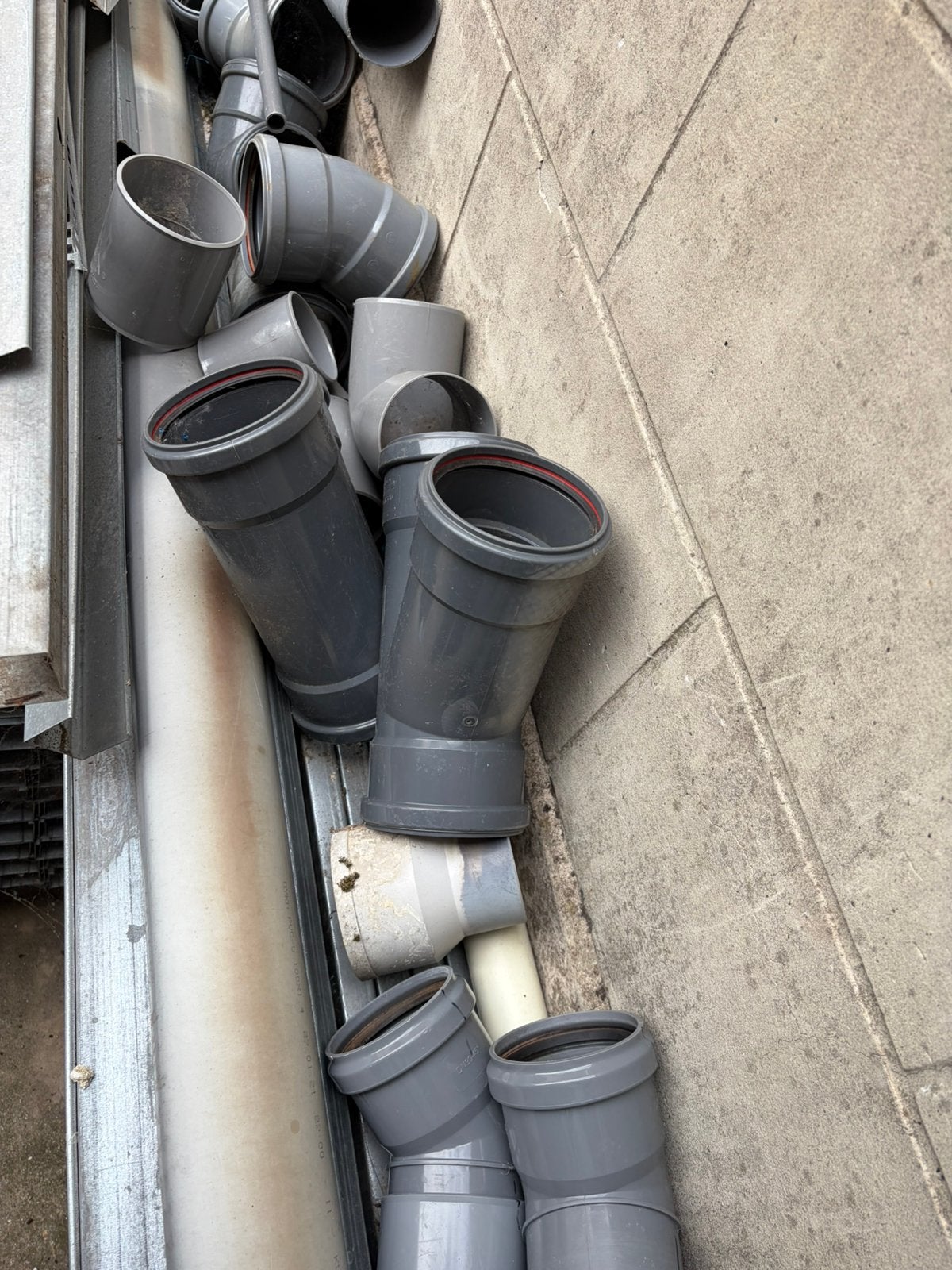 VERSCHILLENDE ELLEBOGEN EN PIJPEN, Ophalen, Bochten, 2 tot 4 meter, PVC