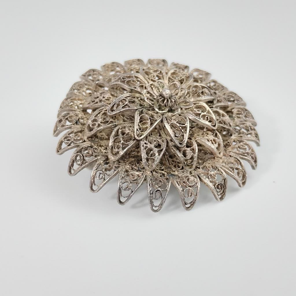Antieke broche in rozet in getwijnde zilveren draden 1900, Overige materialen, 4 tot 7 cm, Gebruikt, Ophalen of Verzenden