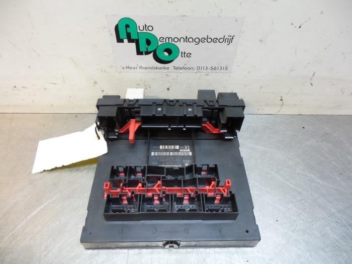 Zekeringkast van een Volkswagen Caddy (Caddy 04-), Gebruikt, -, Volkswagen, -