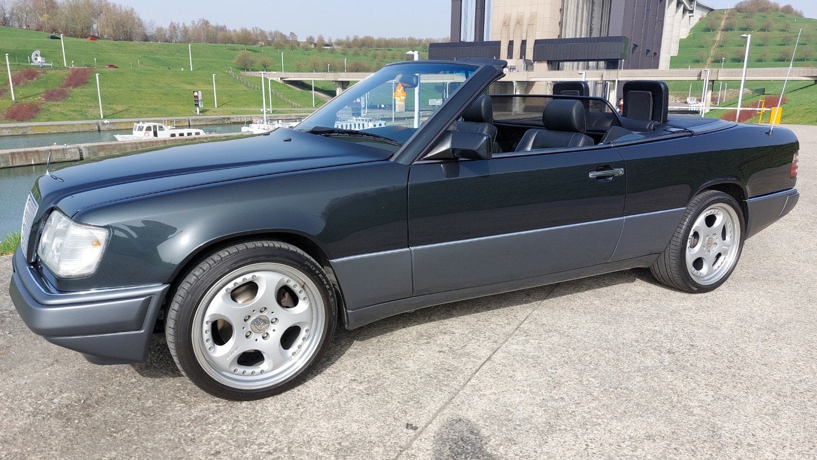 w124 220e 124000km eta neuve jamais dormi dehors 21.500 euro, Auto's, Particulier, Te koop