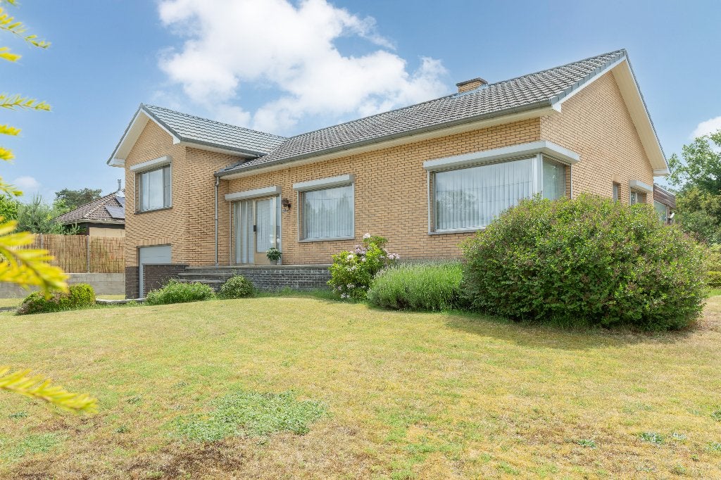 Uitstekend onderhouden split‑level woning in groene omgeving, Immo, Huizen en Appartementen te koop, Provincie Limburg, 1000 tot 1500 m²