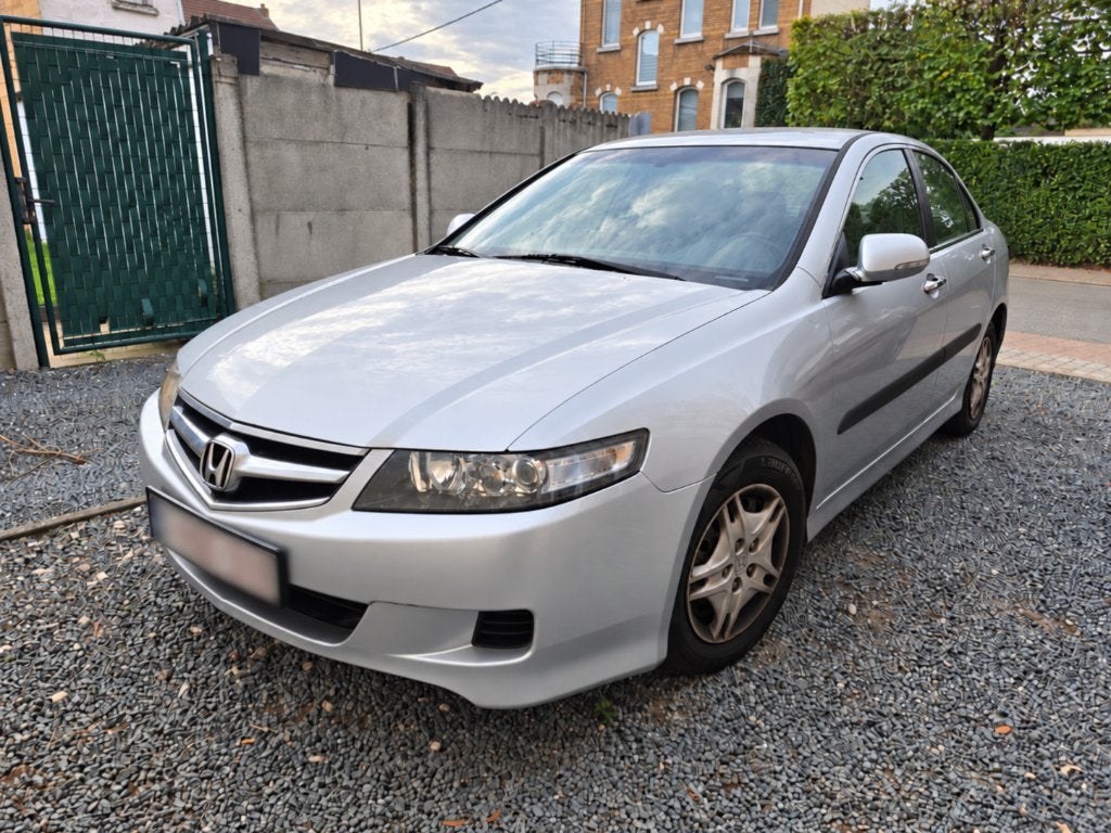Honda Accord 2.0 i-VTEC 155 ch - 2006 - 220.000 km, Argent ou Gris, Boîte manuelle, Noir, 5 portes