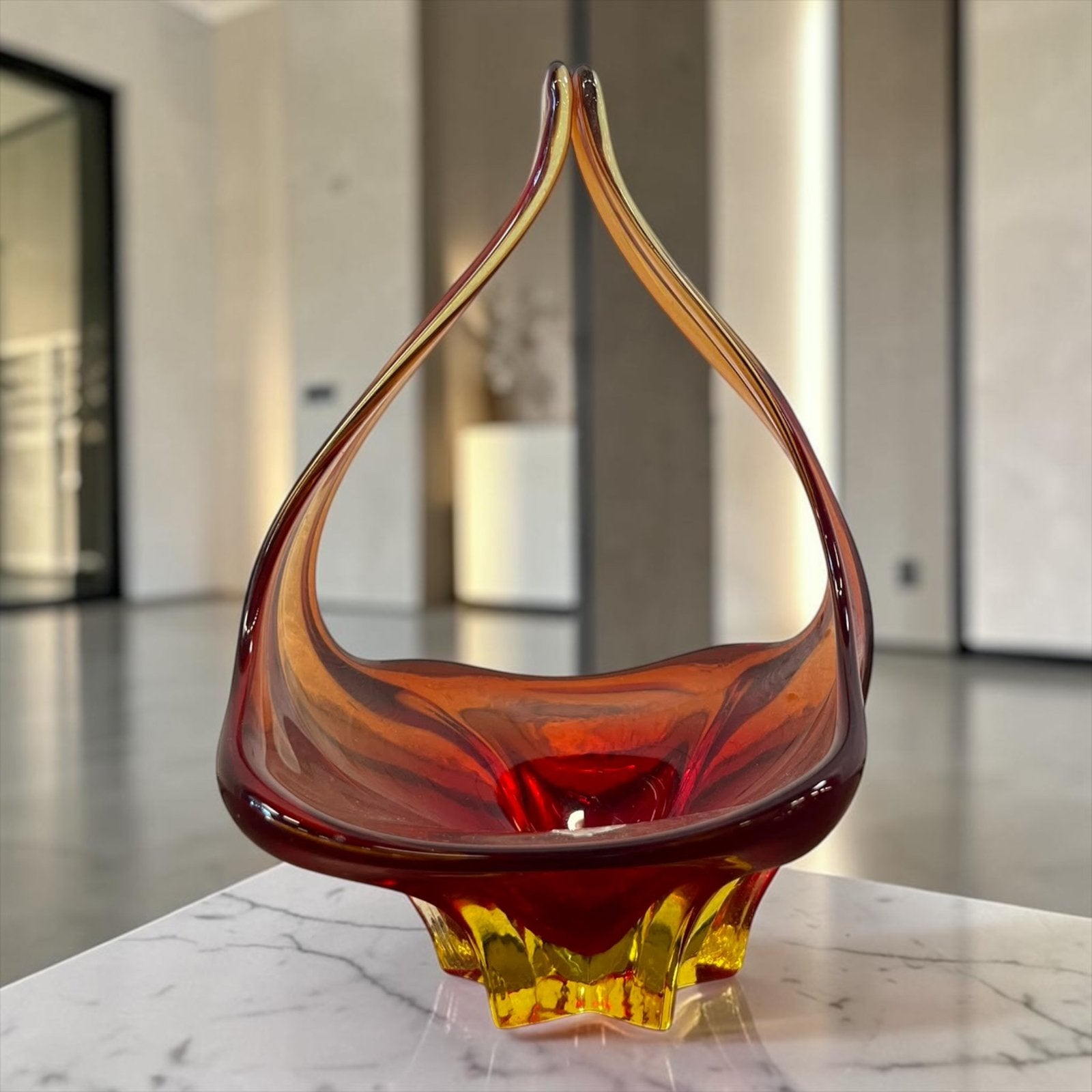 Vintage glazen kom / decoratie ( rood / amber), Ophalen
