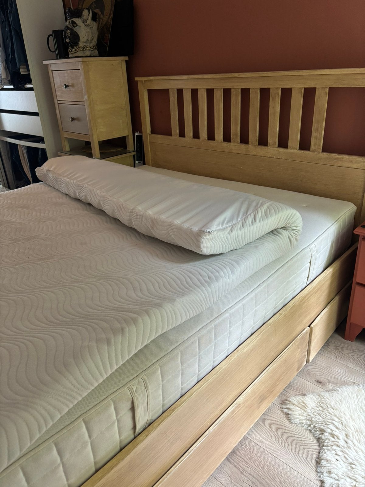 Ikea Hemnes bed +2 Hemnes nachtkastjes, Huis en Inrichting, Ophalen, Zo goed als nieuw