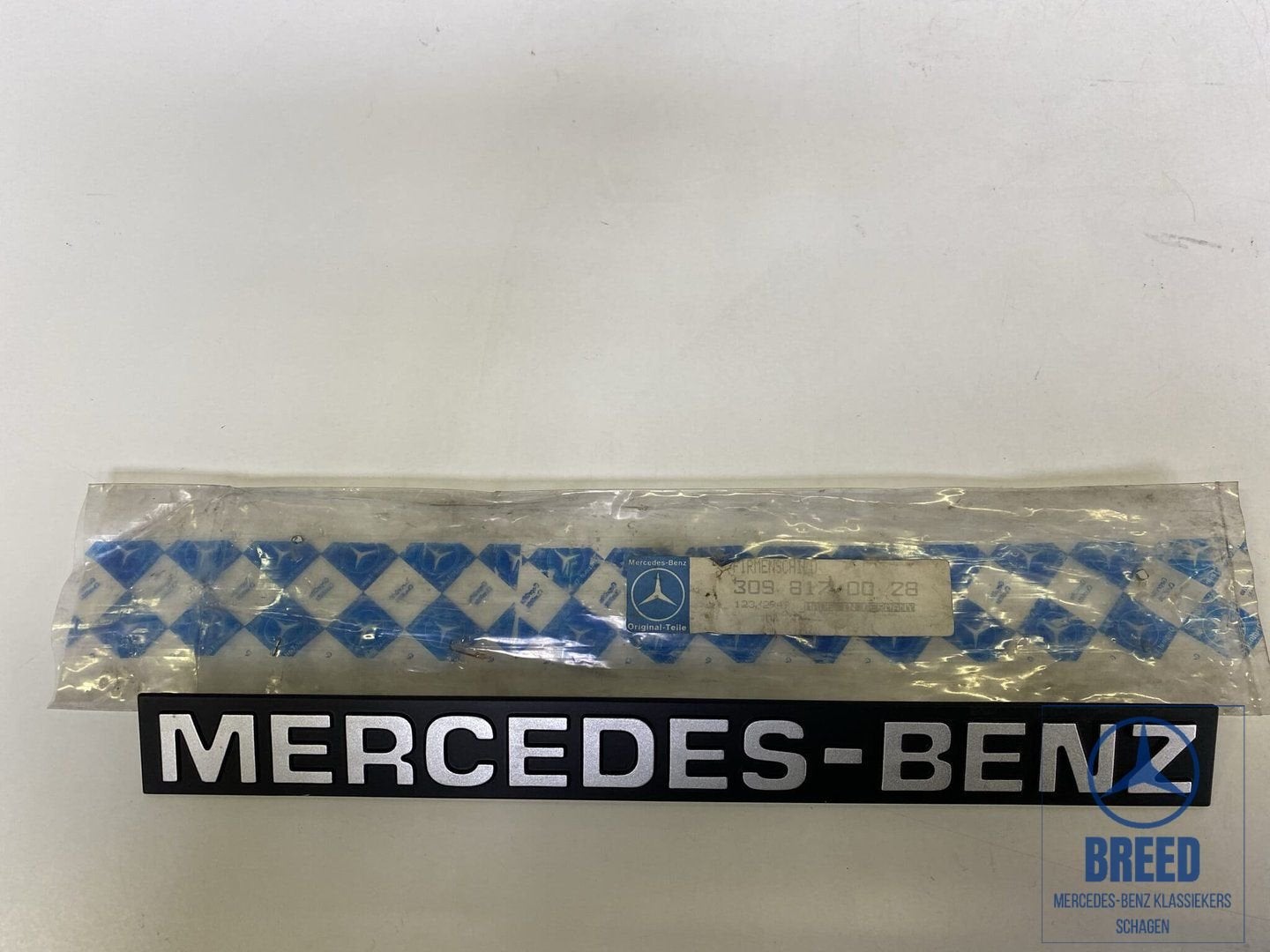 NOS Mercedes embleem voor Mercedes-Benz 309 310 313 601 611, -, Nieuw, Ophalen of Verzenden, -