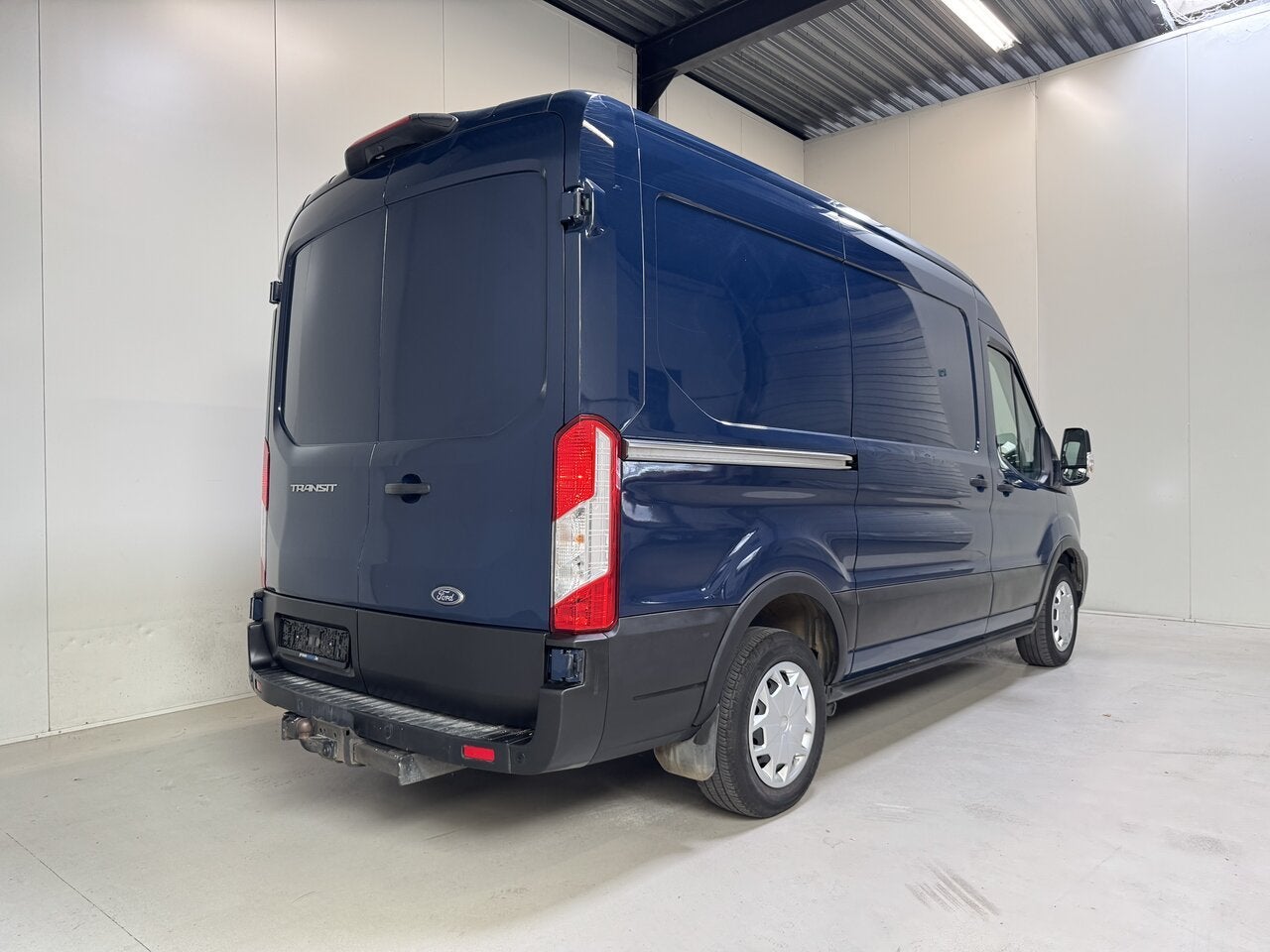 Ford Transit 2.0d Autom. L2H2 - 3pl - Lichte Vracht - Airco, 1995 cc, Euro 6, Grijs, Particulier