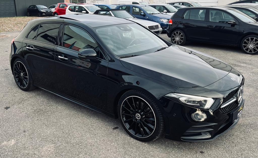 MERCEDES A220 ESSENCE AMG 2019 AUTOMATIQUE, Auto's, Mercedes-Benz, 4 cilinders, Zwart, Leder, Bedrijf