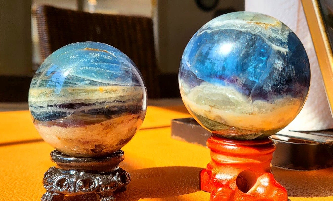 Superbe ensemble d'ampoules en fluorite arc-en-ciel - Duo un, Collections, Minéraux & Fossiles, Enlèvement ou Envoi