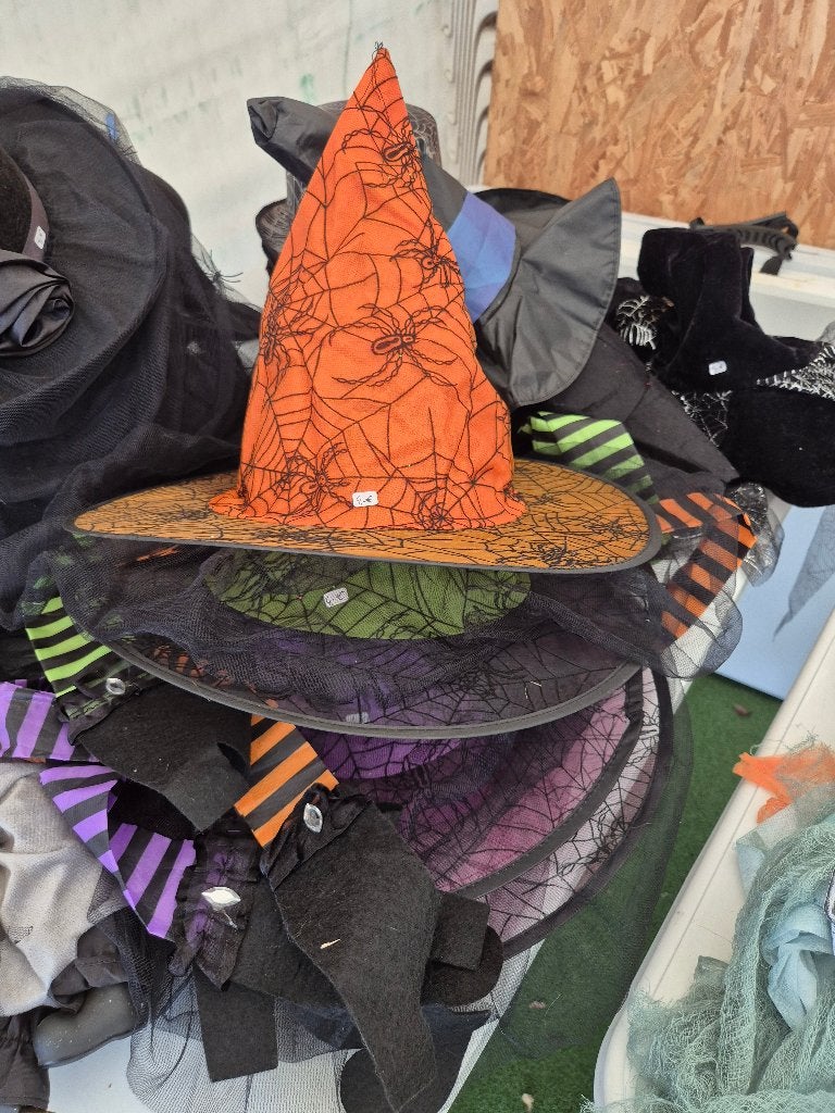 Heksen en Halloween hoeden brillen Geel Brussel Putte, Ophalen of Verzenden, Zo goed als nieuw