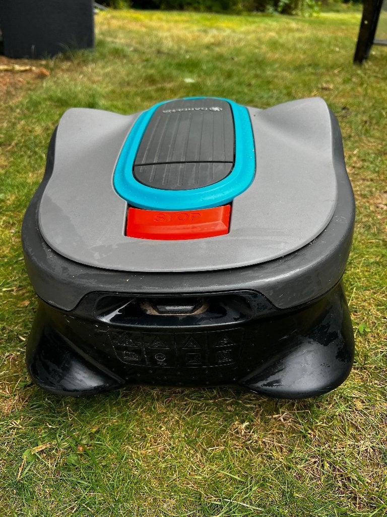 Robot tondeuse Gardena SILENO life 750 + station + garage, Enlèvement, Utilisé, Moins de 20 cm, Gardena