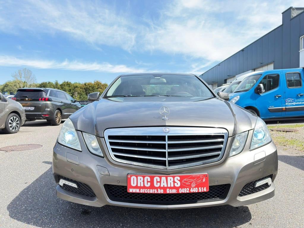 Mercedes-Benz E 220 CDI Avantgarde AUTOMAAT, Auto's, Automaat, Lichtsensor, 4 cilinders, Bruin