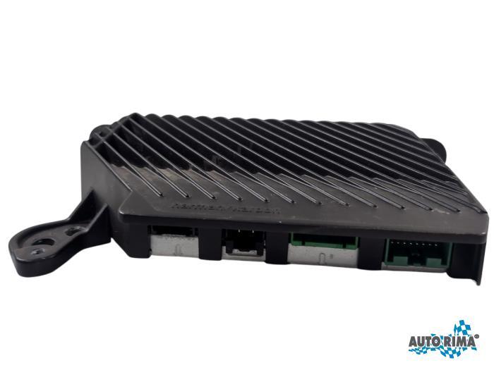 Radio versterker van een Volvo XC40, Gebruikt, -, -, Ophalen of Verzenden