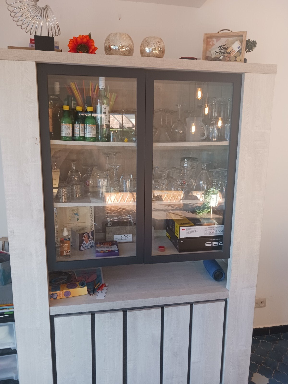 Barkast commodekast 134 x 195 x 48cm, Maison & Meubles, Armoires | Vitrines, Enlèvement