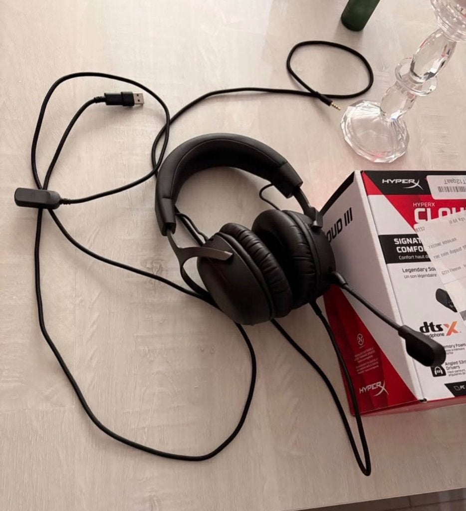 HyperX Cloud III, Informatique & Logiciels, HyperX, Casque gamer, Enlèvement, Utilisé