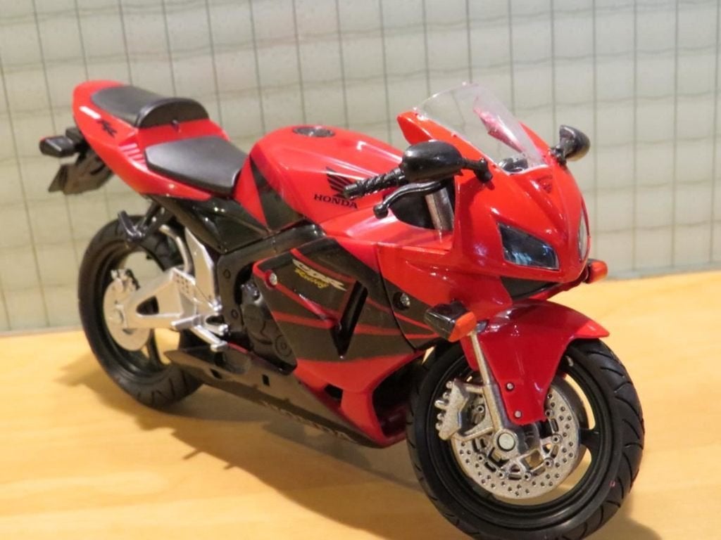 Honda CBR600RR rd/blk 1:12 42603, Enlèvement ou Envoi, Neuf, 1:9 à 1:12, Moteur