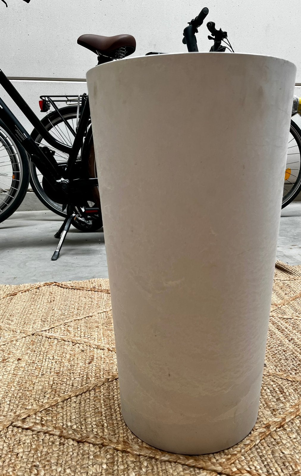 Plantenbak bloembak betonlook beige groot kunstof, Tuin en Terras, Ophalen, Kunststof, Rond, Zo goed als nieuw