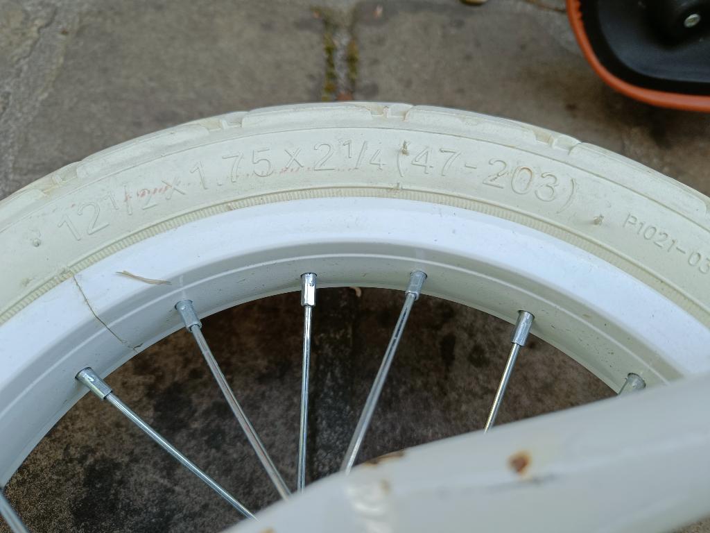 Banwood loopfiets wit + helm, Ophalen, Gebruikt, Loopfiets