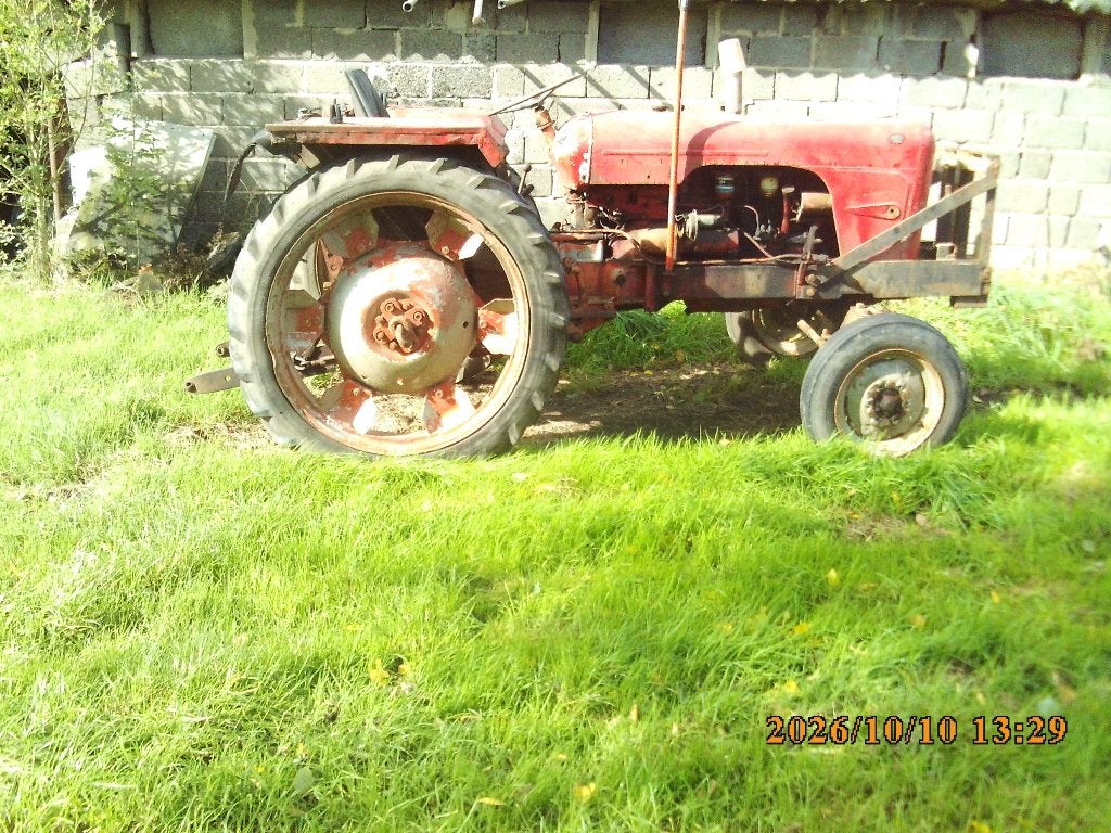 David Brown 850, Zakelijke goederen, Ophalen