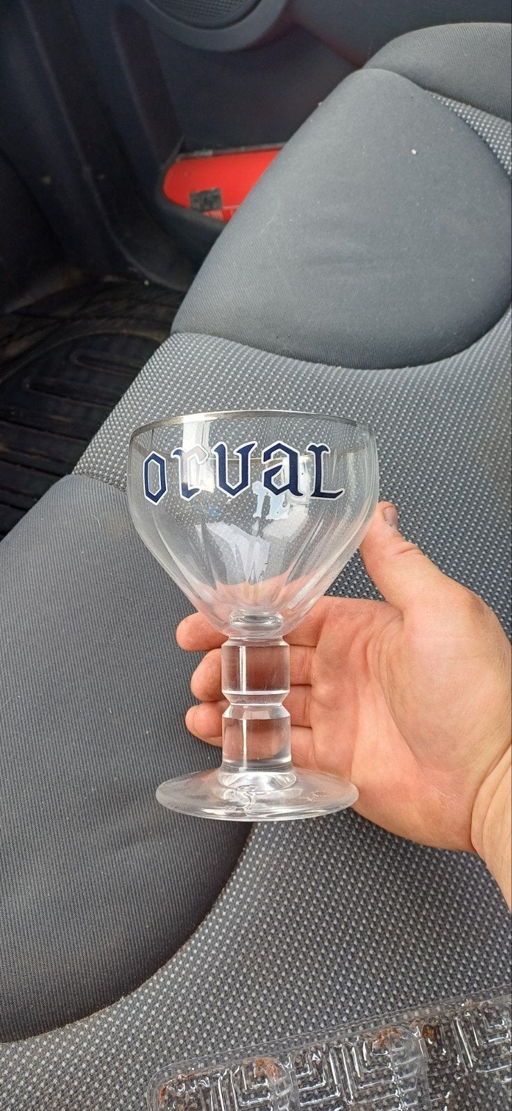 3 orval glazen, Enlèvement