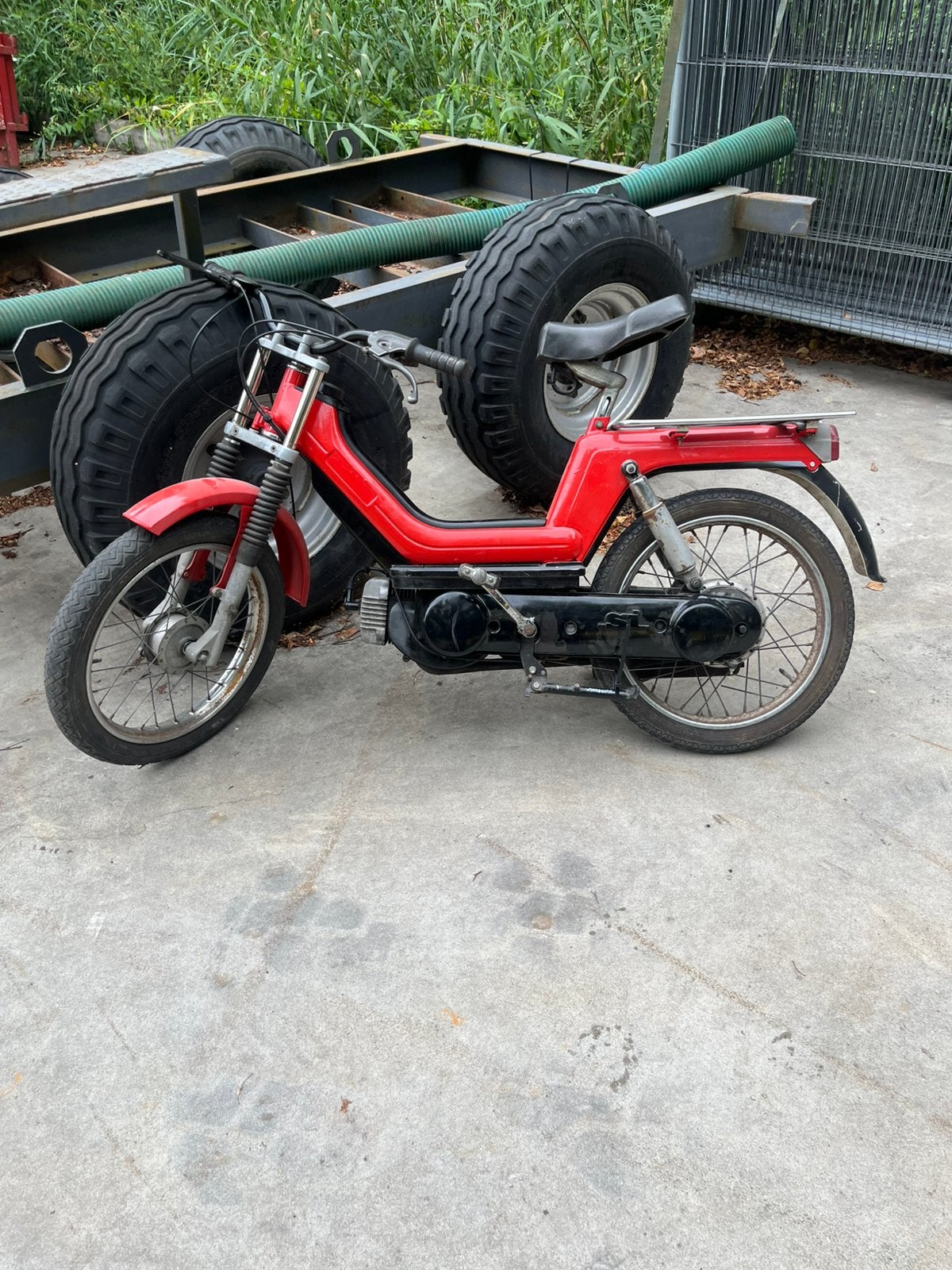 Vespa ci 65 cc zonder papieren, Fietsen en Brommers, Ophalen, Zo goed als nieuw