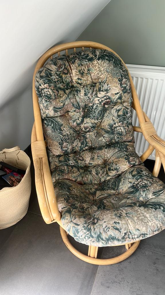 Draairotanstoel, Tuin en Terras, Ophalen, Zo goed als nieuw